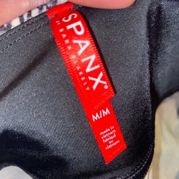 SPANX‎ Snake Shine Print Leggings - Picture 4 of 4